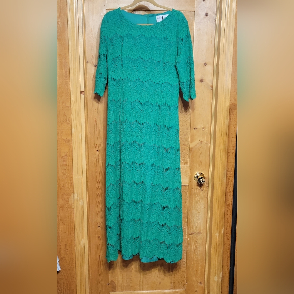 DAINTY JEWELLS Long, Lace Covered Dress sz XL
